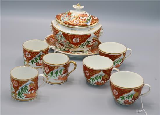 Early 19C English part tea service, iron-red, green and gilt chinoiserie decoration, inc sucrier, cover and stand and six cups